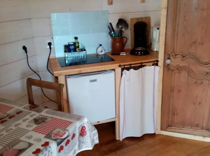 La Tour De Atypique Possibilite Table D'hotes Sur Reservation 아파트